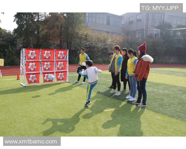 足球球星九宫格高清全景展示，精彩瞬间尽收眼底，最强阵容一图看尽